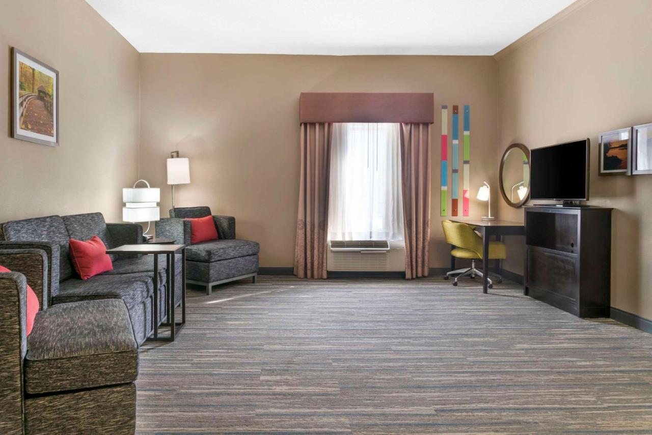 Comfort Inn & Suites Toledo Exteriör bild